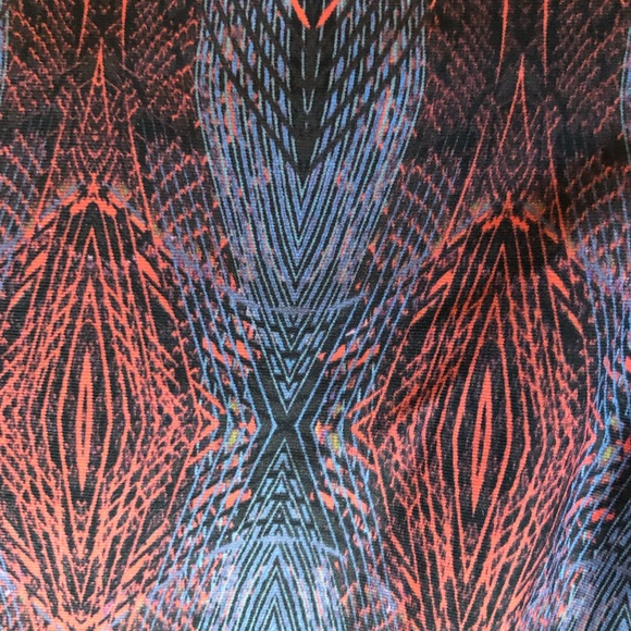 Beautiful Quality Girls Patterned Leggings - Picture 2 of 4